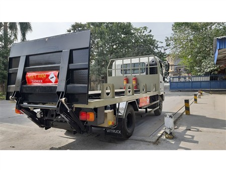 xe-cho-pallet-khi-hino-6-tan-fc9jetc